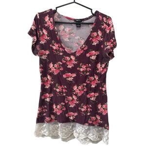 Rue21 Floral Print Short Sleeve Top with Lace Hem